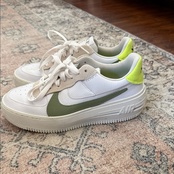 Nike White and Green Air Force 1 - Picture 2 of 5